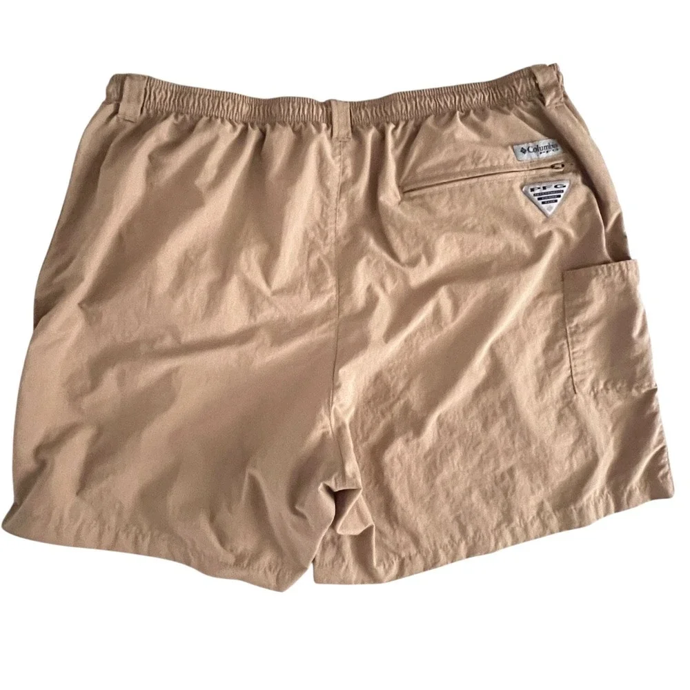 Columbia‎ PFG Performance Fishing Shorts Tan Mens XL Pockets Outdoor Athletic